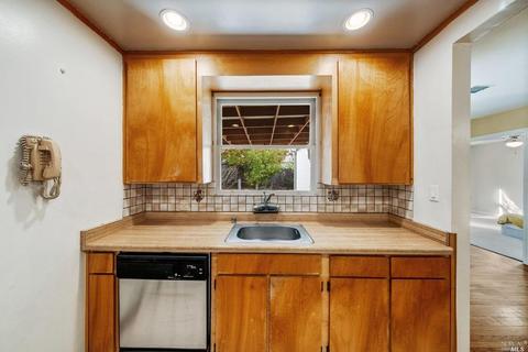 549 Russell St, Vallejo, CA 94591 photo 8