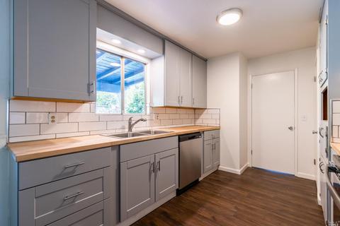 810 Walnut Ave, Ukiah, CA 95482 photo 5
