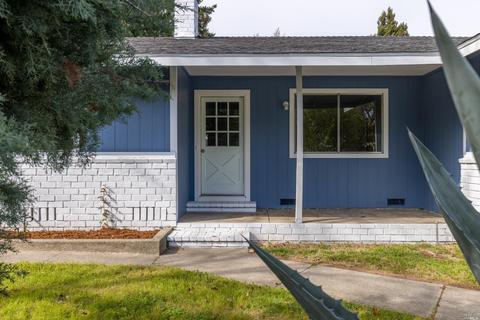 810 Walnut Ave, Ukiah, CA 95482 photo 2