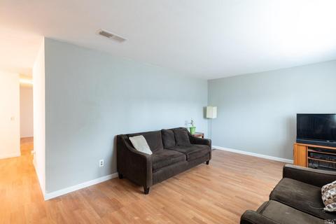 612 Bluebird Dr, Windsor, CA 95492 photo 7