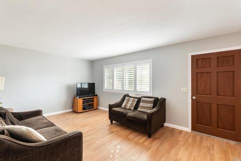 612 Bluebird Dr, Windsor, CA 95492 photo 6