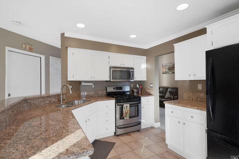 9457 Lazy Creek Dr, Windsor, CA 95492 photo 11