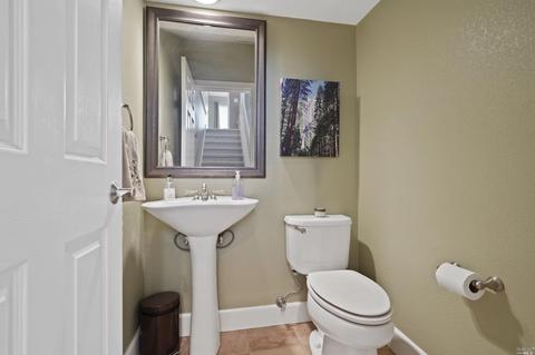 9457 Lazy Creek Dr, Windsor, CA 95492 photo 23