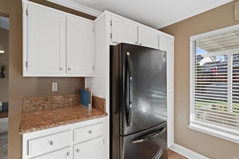 9457 Lazy Creek Dr, Windsor, CA 95492 photo 12