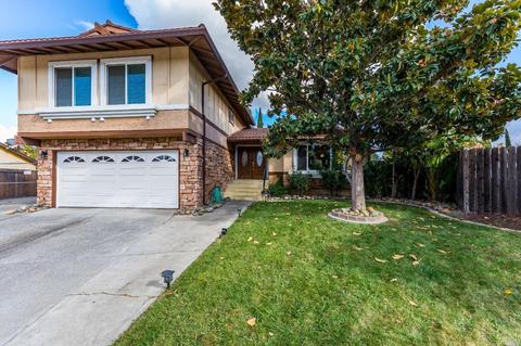 370 Rockhurst Ct, Fairfield, CA 94533 photo 4