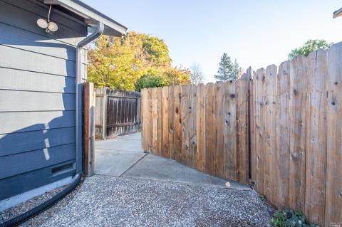 962 Julie Ct, Fairfield, CA 94533 photo 8