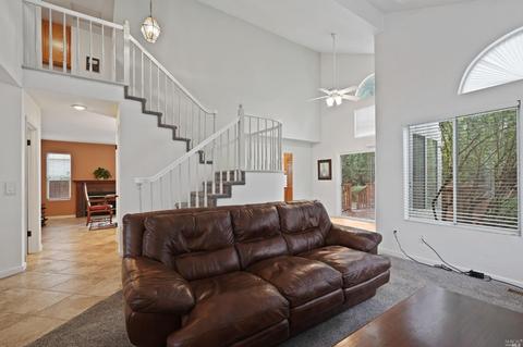 577 Monaco Cir, Cloverdale, CA 95425 photo 4