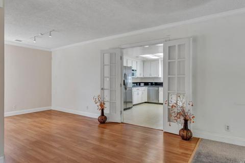 398 Barcelona St, Vallejo, CA 94591 photo 9