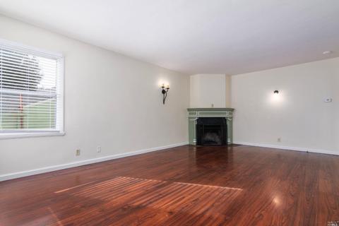 615 Laurel St, Vallejo, CA 94591 photo 3