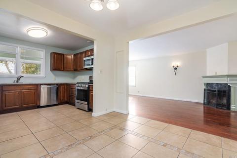 615 Laurel St, Vallejo, CA 94591 photo 5