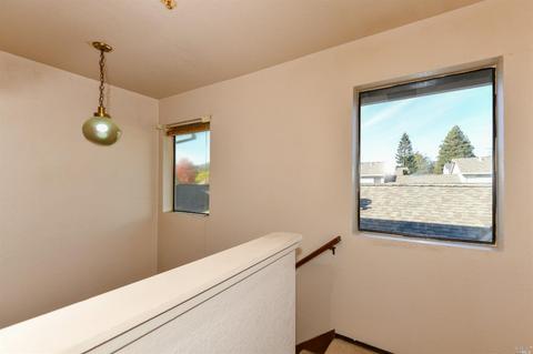 1 Vanessa Ct E, Napa, CA 94558 photo 6