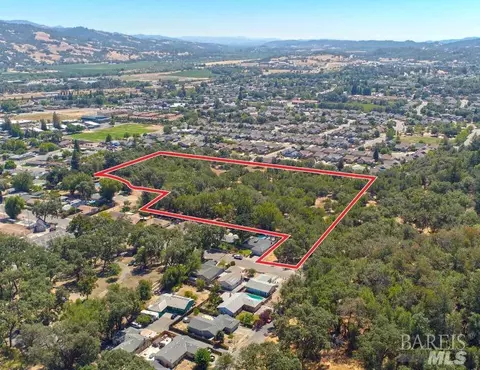 593 W 2nd St, Cloverdale, CA 95425