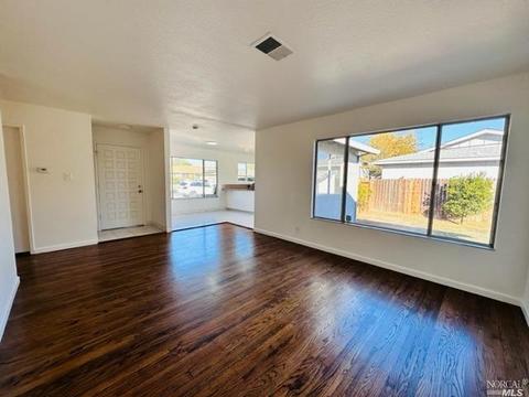 2432 Oceanic Dr, Fairfield, CA 94533 photo 4