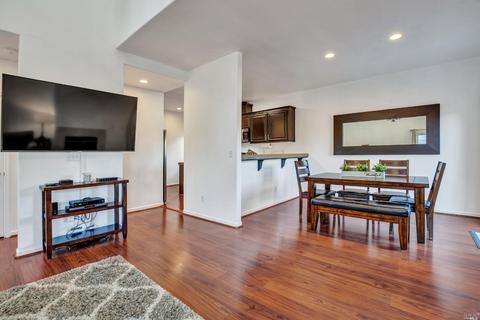 533 Jade Cir, Vallejo, CA 94590 photo 4