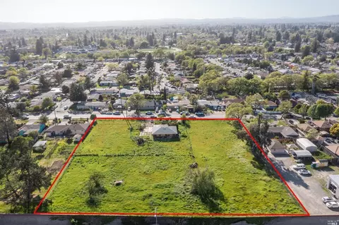 2180 Corby Ave, Santa Rosa, CA 95407