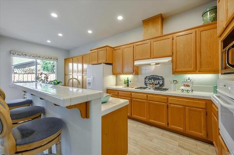 1148 Pedroncelli Dr, Windsor, CA 95492 photo 8