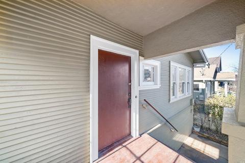 2226 Curtis St, Berkeley, CA 94702 photo 4