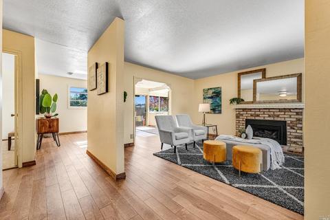 304 Maple Cir, Healdsburg, CA 95448 photo 4