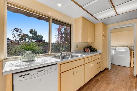 304 Maple Cir, Healdsburg, CA 95448 photo 14