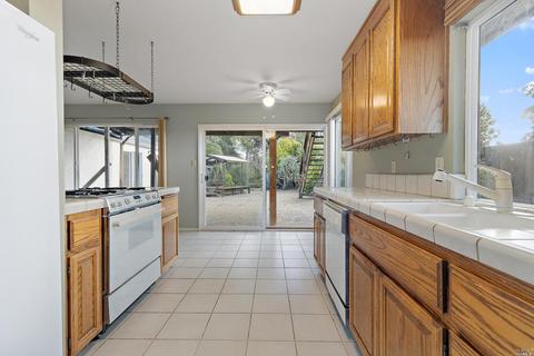 412 Turner Dr, Benicia, CA 94510 photo 5