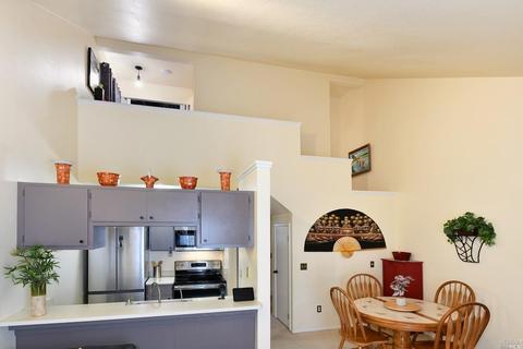 176 Courtyards E, Windsor, CA 95492 photo 2