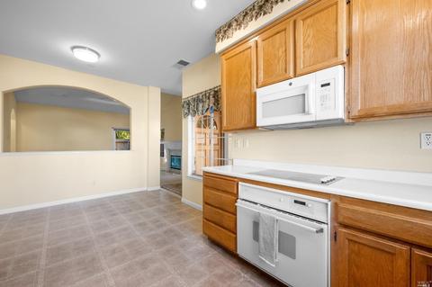 734 Tommy Dorsey Ct, Windsor, CA 95492 photo 4