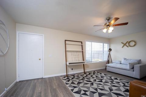 1725 Severus Dr, Vallejo, CA 94589 photo 2