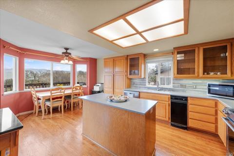 910 Cape Cod Ct, Napa, CA 94558 photo 13