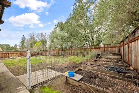 429 Tee Dr, Healdsburg, CA 95448 photo 23