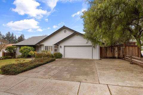 429 Tee Dr, Healdsburg, CA 95448 photo 2