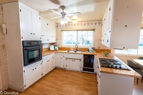 490 E Spring St, Napa, CA 94559 photo 8
