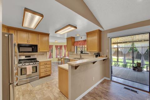 1056 Birch Ct, Fairfield, CA 94533 photo 3