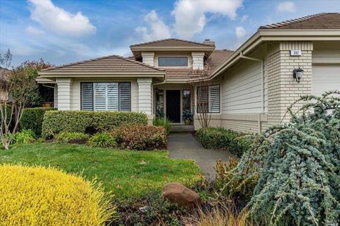 392 Troon Dr, Napa, CA 94558 photo 2