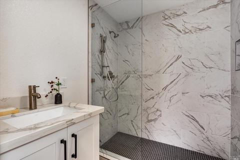 2233 Vidal St, Napa, CA 94559 photo 4