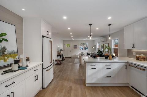 2233 Vidal St, Napa, CA 94559 photo 2