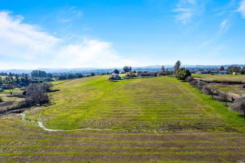 1682 Adobe Rd, Petaluma, CA 94954 photo 5