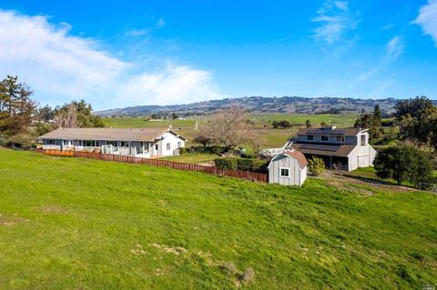 1682 Adobe Rd, Petaluma, CA 94954 photo 1