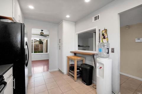 943 Brandon Way, Fairfield, CA 94533 photo 8