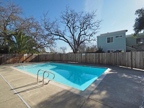 114 Courtyards E, Windsor, CA 95492 photo 2