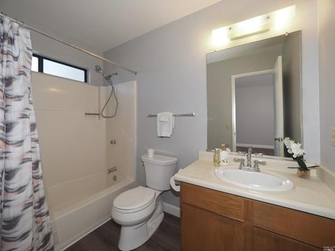 114 Courtyards E, Windsor, CA 95492 photo 17