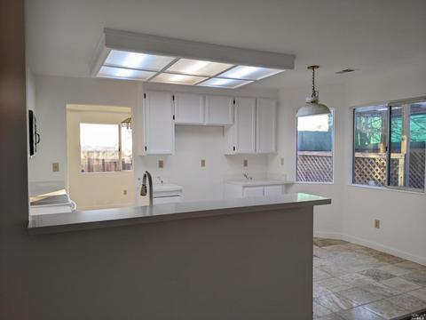315 College Ave, Vallejo, CA 94589 photo 6