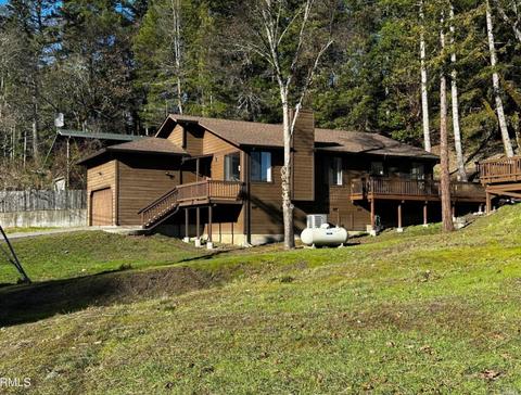 2696 Coyote Rd, Willits, CA 95490