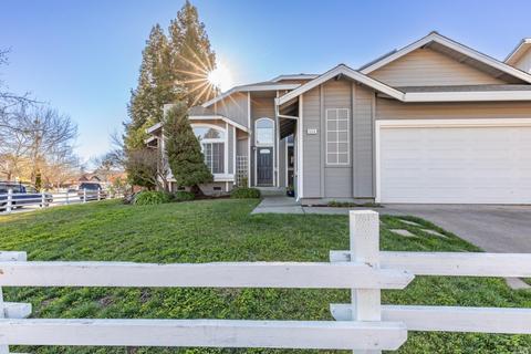 536 Gertrude Dr, Windsor, CA 95492 photo 2