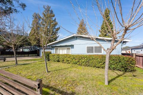 144 Fairview Ct, Ukiah, CA 95482 photo 3
