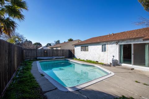 2144 Cormorant Dr, Fairfield, CA 94533 photo 2