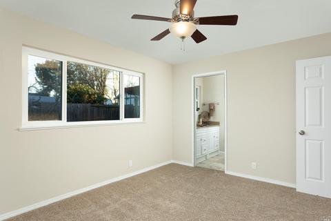 570 E Creekside Cir, Dixon, CA 95620 photo 32