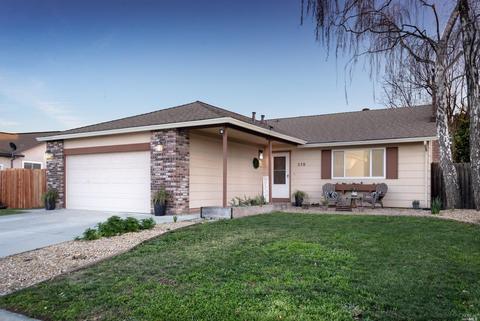 570 E Creekside Cir, Dixon, CA 95620 photo 1