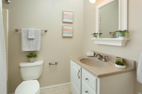 570 E Creekside Cir, Dixon, CA 95620 photo 28
