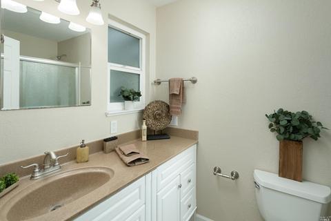 570 E Creekside Cir, Dixon, CA 95620 photo 33