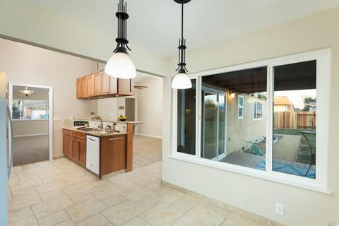 570 E Creekside Cir, Dixon, CA 95620 photo 24